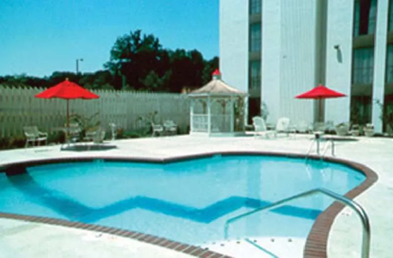 Elvis Presley'S Heartbreak Hotel Memphis