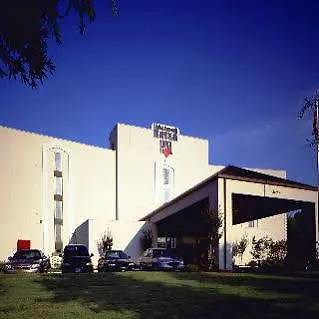 Elvis Presley'S Heartbreak Hotel Memphis