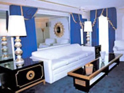 Elvis Presley'S Heartbreak Hotel Memphis USA