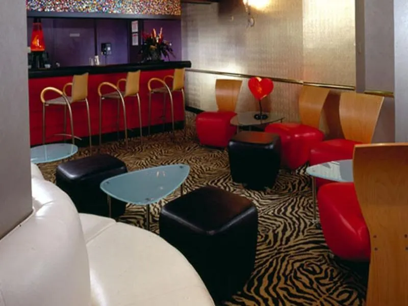 Elvis Presley'S Heartbreak Hotel Memphis