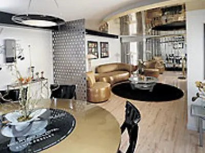 Elvis Presley'S Heartbreak Hotel Memphis